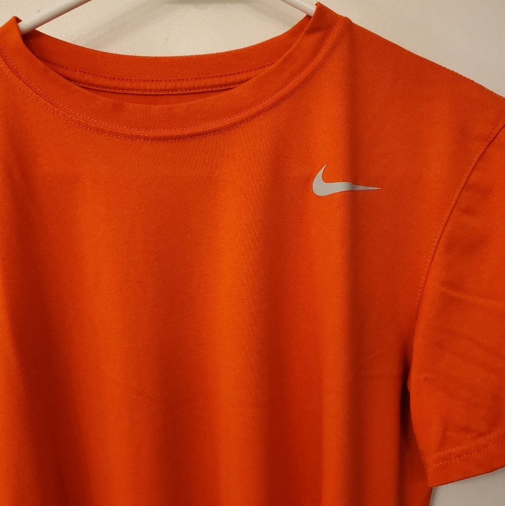 Nike Men's Orange T-Shirt